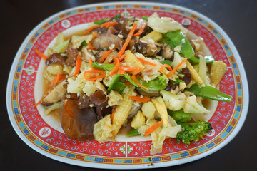 stir-fried mixed vegetables on plate