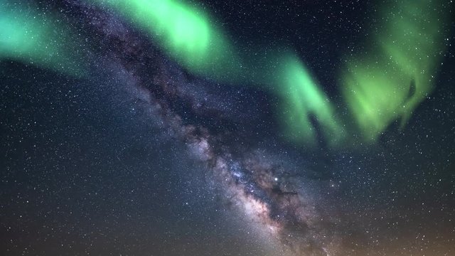 Aurora and Milky Way Galaxy Spring South Sky 14mm Time Lapse Simulated Northern Lights