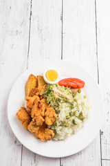 鶏の唐揚げランチ