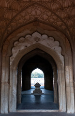 Fototapeta premium Grave of Safdarjung at Safdarjung's Tomb in New Delhi, India. Mughal style mausoleum built in 1754 .