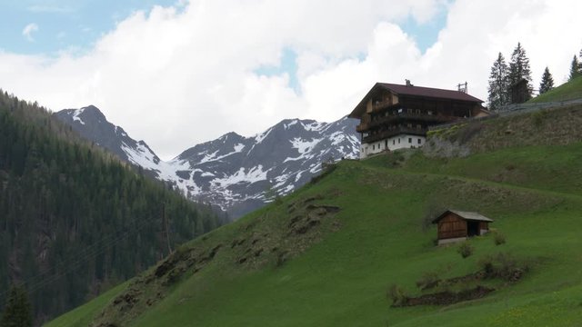 Osttirol, Innervillgraten, Deferegger Alpen, Villgrater Berge, Bergbauernhof, Landwirtschaft, Stra&szlig;e, Alm, Berg, Gipfel, Tal, Lienz, Riepenspitze, Schnee, bl&uuml;hen, wachsen, Schneeschmelze, Fr&uuml;hling, Fr