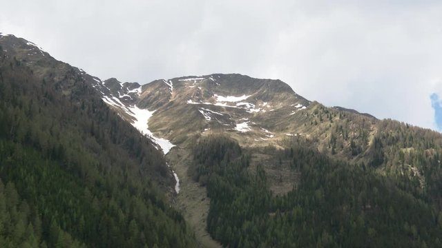 Osttirol, Innervillgraten, Deferegger Alpen, Villgrater Berge, Bergbauernhof, Landwirtschaft, Stra&szlig;e, Alm, Berg, Gipfel, Tal, Lienz, Riepenspitze, Schnee, bl&uuml;hen, wachsen, Schneeschmelze, Fr&uuml;hling, Fr