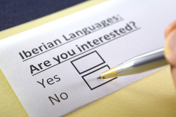 Obraz premium One person is answering question about iberian languages.