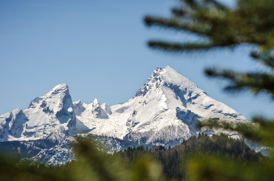 Schneebedeckter Watzmann bei bestem Wetter