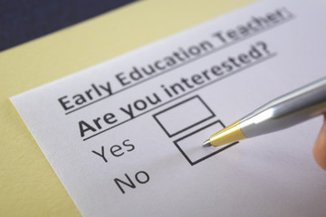 One person is answering question about early education teacher.