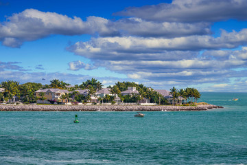 Obraz premium Leisure boats and parasails off the coast of Key West