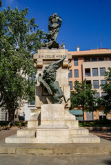 Obraz premium Monumento a los sitios de Zaragoza