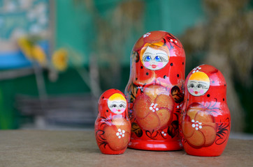 Naklejka premium Russian nesting dolls on the Volga open spaces