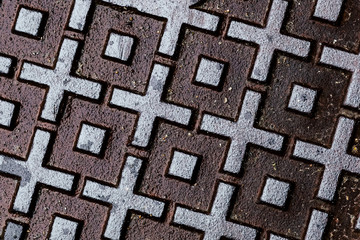 Plaque de m&eacute;tal avec un motif g&eacute;om&eacute;trique - Arri&egrave;re plan texture m&eacute;tallique