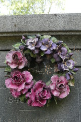 Ceramic crown of flowers for a burial place in central Paris cemetery.
15th may 2020