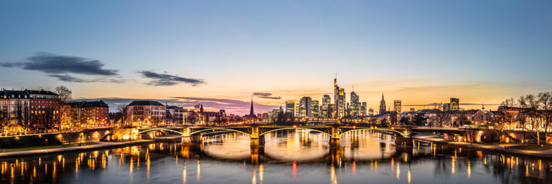 high definition panorama of Frankfurt skyline