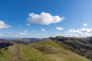 Fototapeta premium Ridge walk in Pentland hills, Scotland