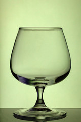 Snifter on the table pantone Chive