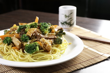 Spaghetti with vegetables