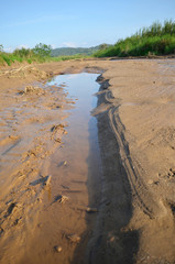The soil broke after flooding in the evening.
