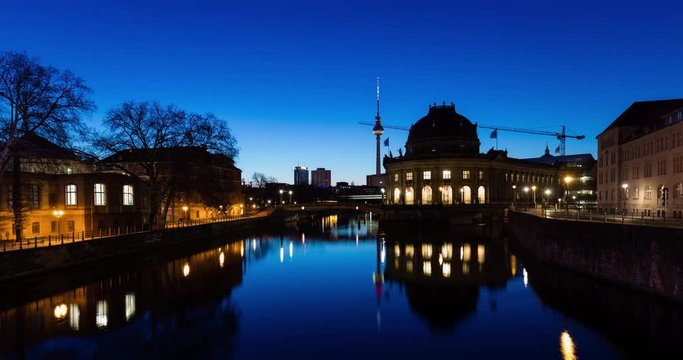 Sunrise timelapse at Berlin museum island touristic attraction with spree river and historic building