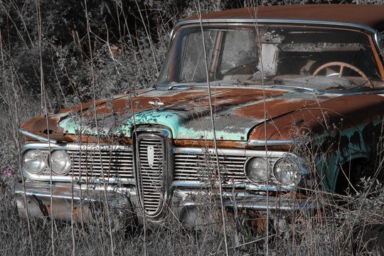 old rusty car