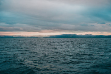 Fototapeta premium mountains inside of water