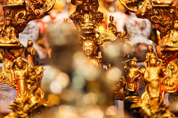 Buda en templo en Vietnam Asia 