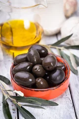 Foto op Plexiglas Pickled olives ready to eat, healthy food used in mediterranean cuisines © Igor Dutina