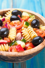 Pasta and fresh vegetables salad