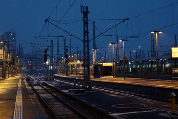 Fototapeta na wymiar Winterbahnreisen