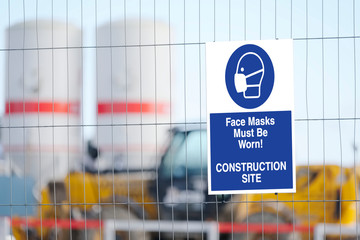 Construction site face mask must be worn sign