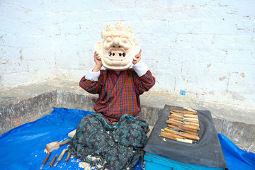 Craftsman makes a Bhutanese mask for Mask Dance Festival