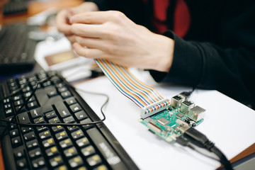assembles a microprocessor board