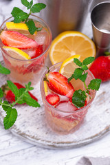 Summer strawberry lemonade with lemon