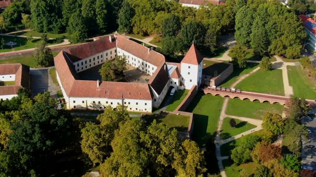 S&aacute;rvar castle from my drone