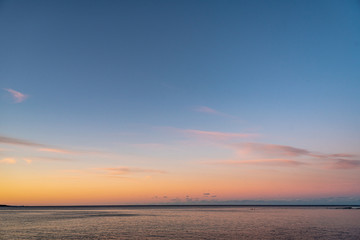 Fototapeta na wymiar Minimalism lines of the South Pacific Ocean in Sydney Australia in sunset light