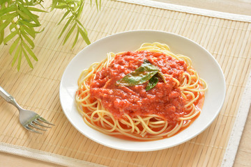 トマトソースパスタ
