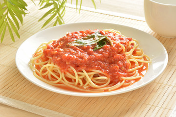 トマトソースパスタ
