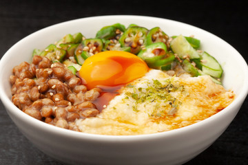 ネバネバ丼