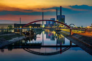 Grosskraftwerk Mannheim zur goldenen Stunde