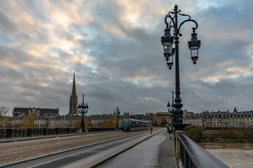 Fototapeta na wymiar Pont de Pierre in Bordeaux, France