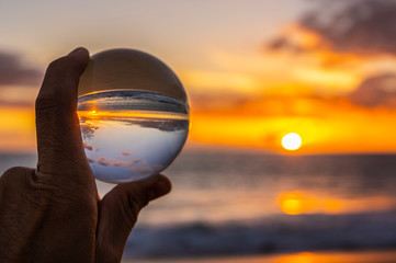 atardecer en la mano