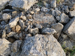 piedras y rocas