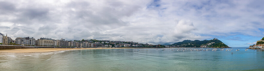 Fototapeta premium Donostia San Sebastian panoramiczny widok, Hiszpania