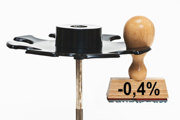 Stempel Minus 0,4 Prozent