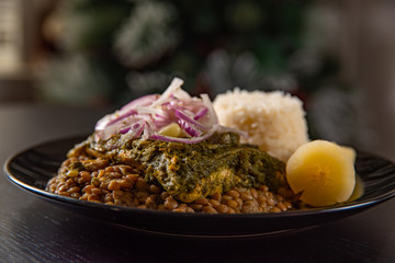 tacu tacu de lentejas, plato popular limeno