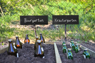 Biergarten und Kräutergarten im Schrebergarten