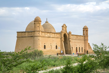 Allphotokz Mausoleum Arystan Bab 20060524 8697 5D S