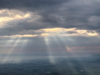 Sonnenstrahlen über dem Bodensee