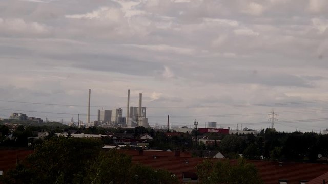 Zeitraffer vom Gro&szlig;kraftwerk in Mannheim mit Sicht von Heidelberg