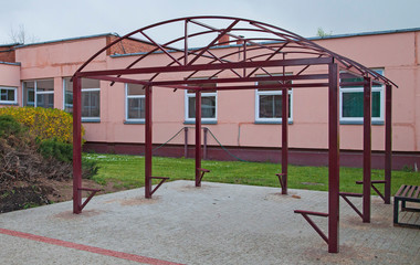 Construction of a metal gazebo
