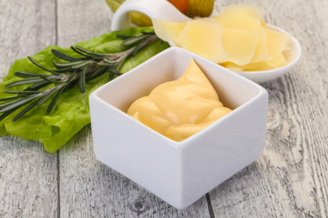 Cheese sauce in the bowl