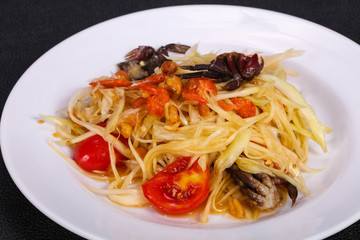 Green mango salad with seafood