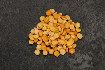 Raw dry peas for cooking